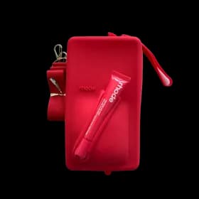 Rhode torbica with lipstick Crvena
